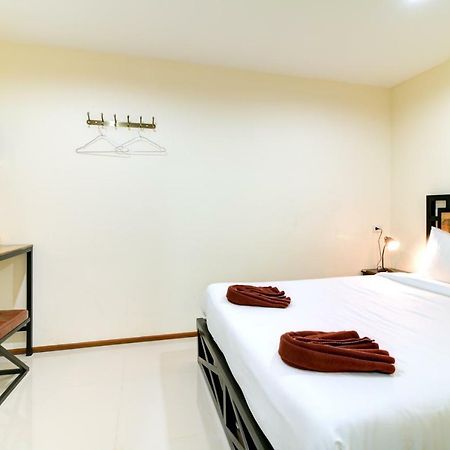 Red Pin Inn 好运旅馆 Bangkok Exterior photo